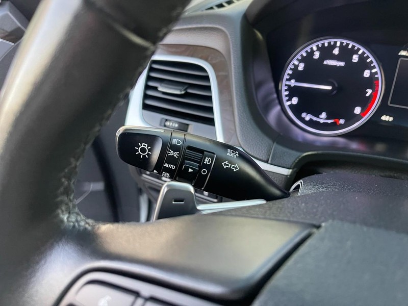 Genesis G80 Vehicle Image 30