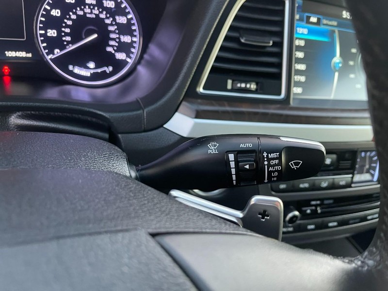 Genesis G80 Vehicle Image 31