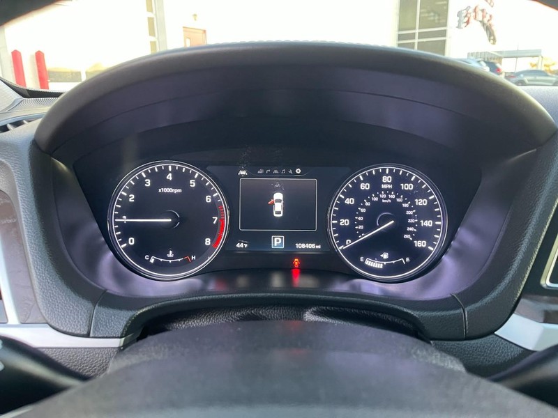 Genesis G80 Vehicle Image 32