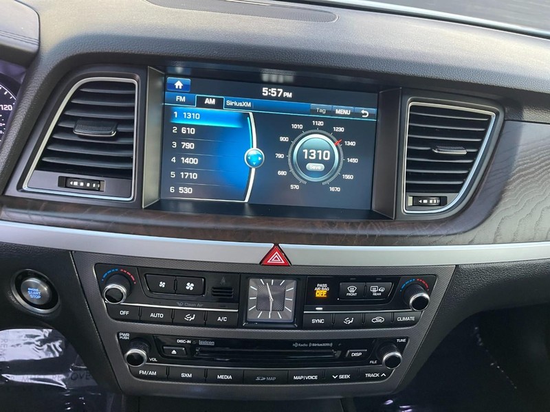 Genesis G80 Vehicle Image 35