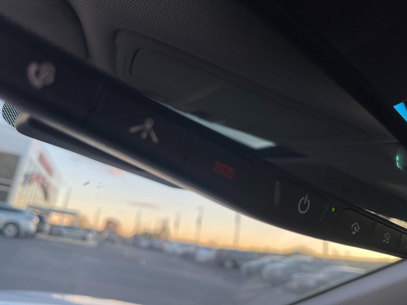 Genesis G80 Vehicle Image 39