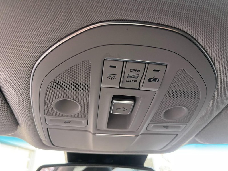 Genesis G80 Vehicle Image 40