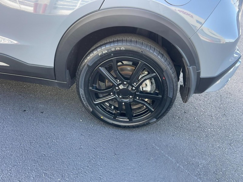 Nissan Kicks Vehicle Image 05