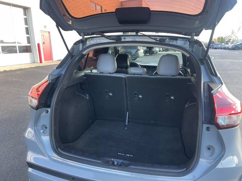 Nissan Kicks Vehicle Image 15