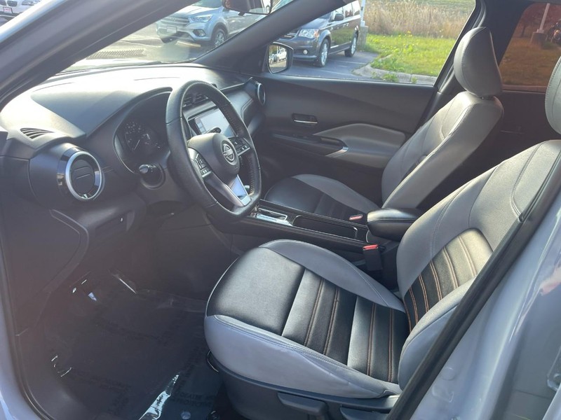 Nissan Kicks Vehicle Image 18