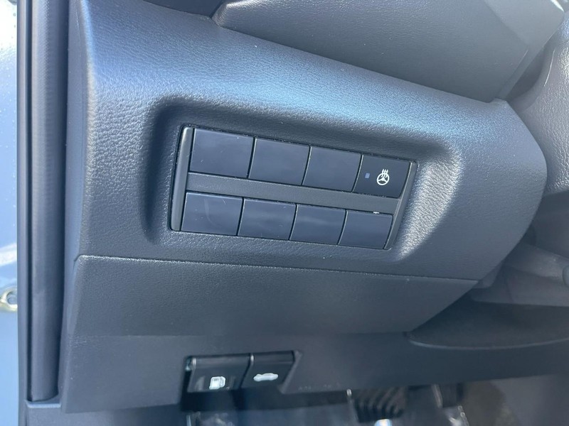 Nissan Kicks Vehicle Image 21