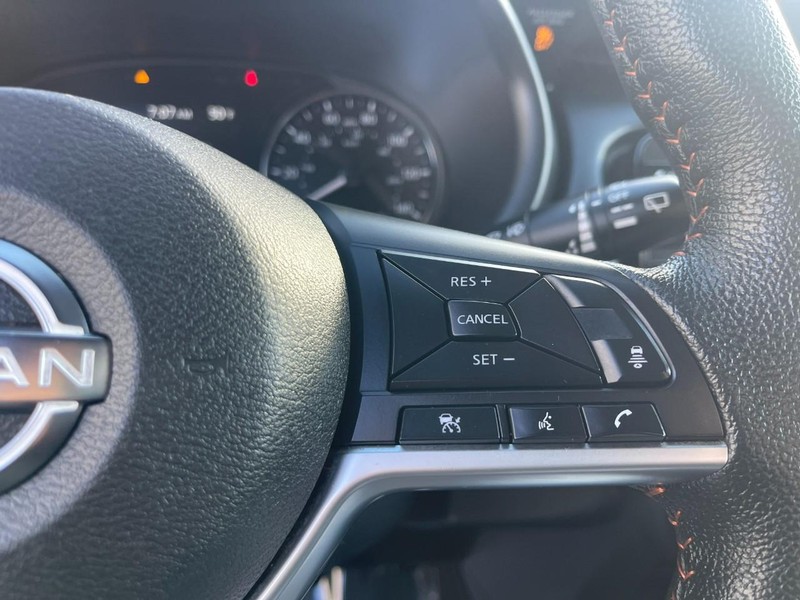 Nissan Kicks Vehicle Image 23