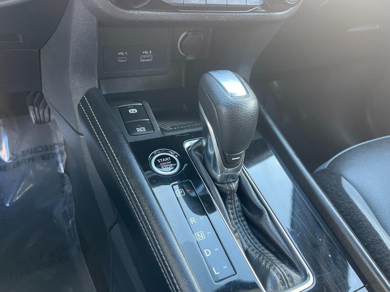 Nissan Kicks Vehicle Image 27