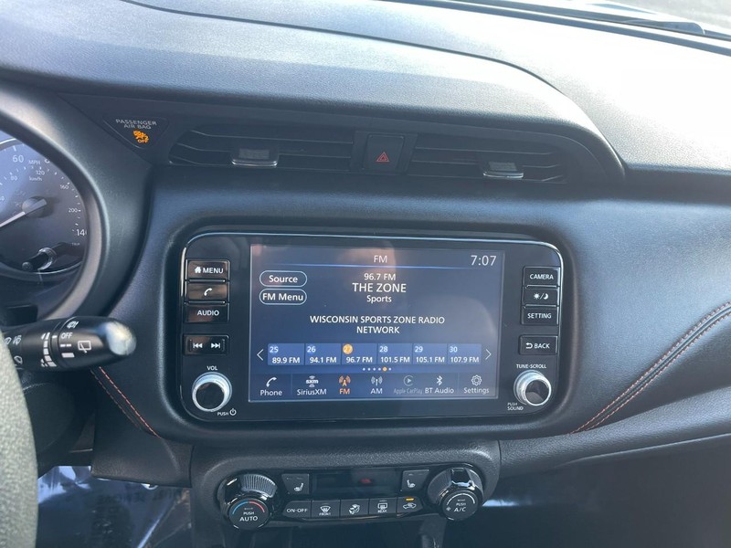 Nissan Kicks Vehicle Image 29