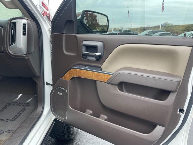 GMC Sierra 1500 Vehicle Image 10