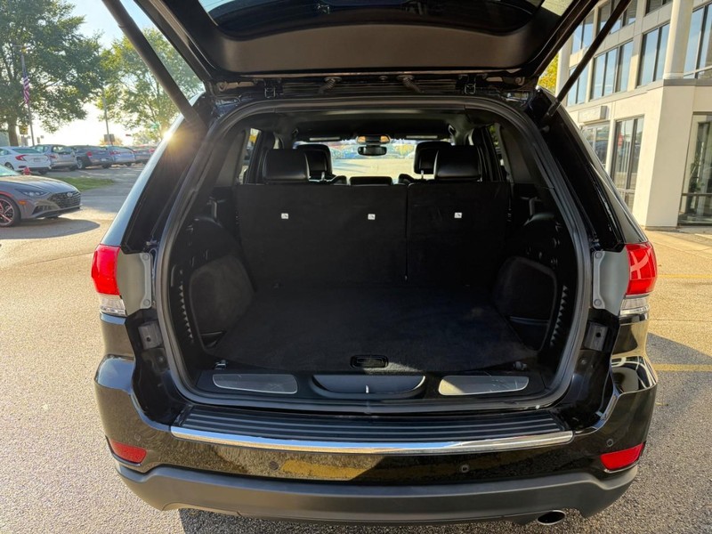 Jeep Grand Cherokee Vehicle Image 14