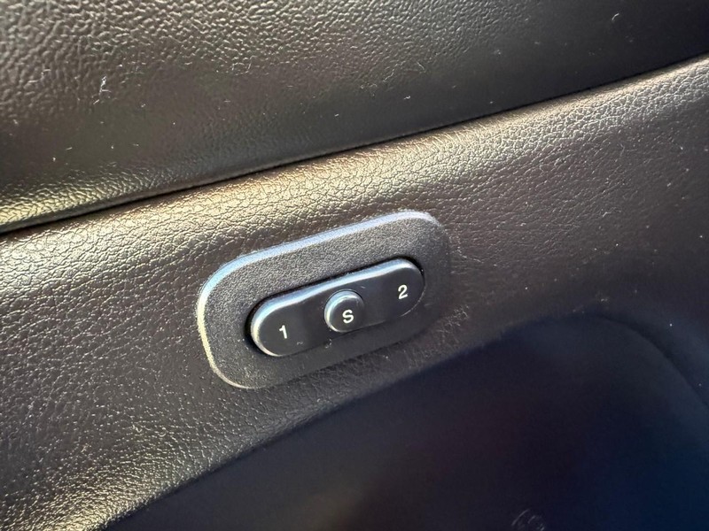 Jeep Grand Cherokee Vehicle Image 20