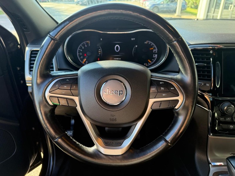 Jeep Grand Cherokee Vehicle Image 22