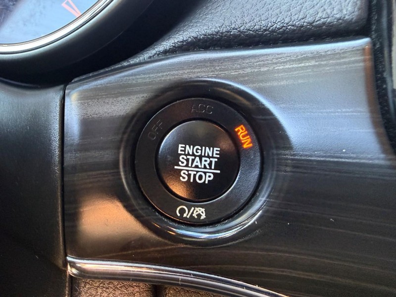 Jeep Grand Cherokee Vehicle Image 26