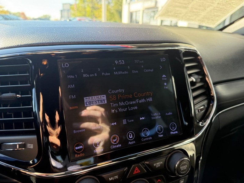 Jeep Grand Cherokee Vehicle Image 27