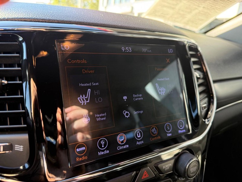 Jeep Grand Cherokee Vehicle Image 28