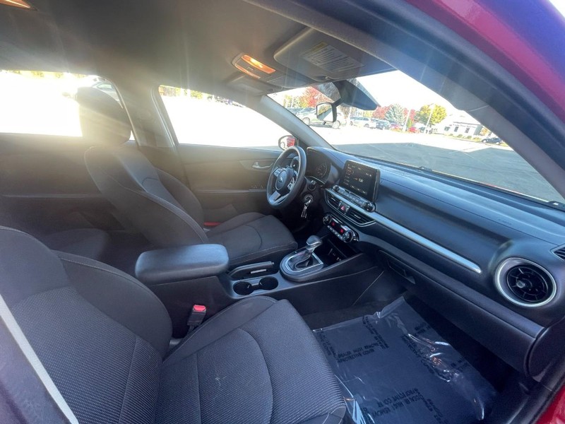 Kia Forte Vehicle Image 10