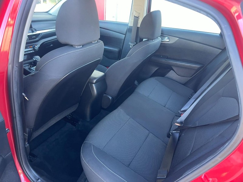 Kia Forte Vehicle Image 14