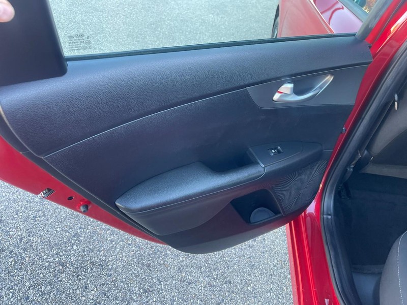 Kia Forte Vehicle Image 15