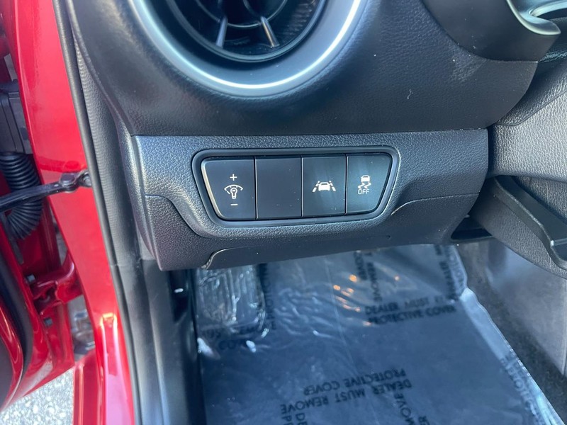 Kia Forte Vehicle Image 18