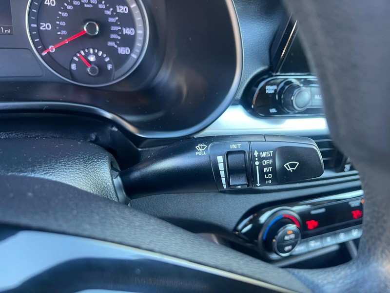 Kia Forte Vehicle Image 23