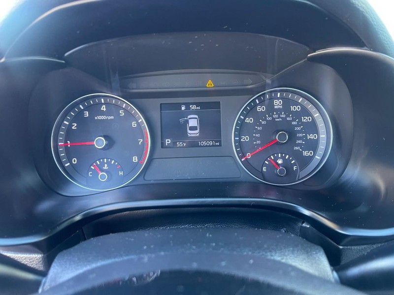 Kia Forte Vehicle Image 24