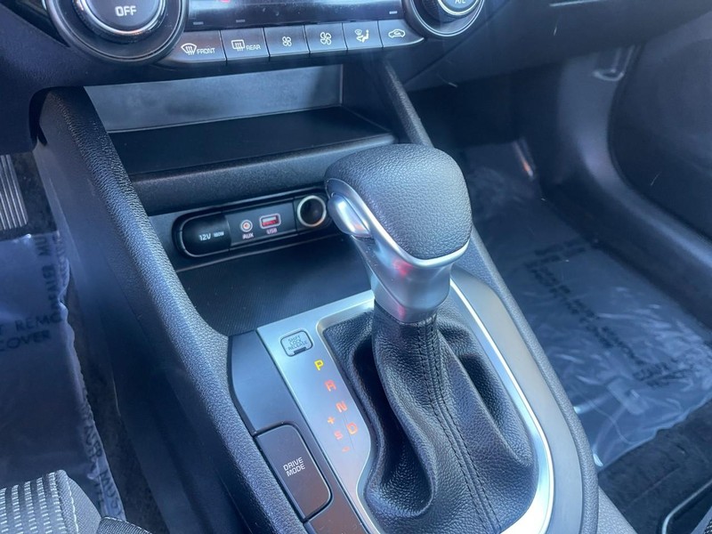 Kia Forte Vehicle Image 25