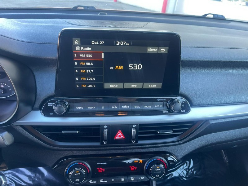 Kia Forte Vehicle Image 26