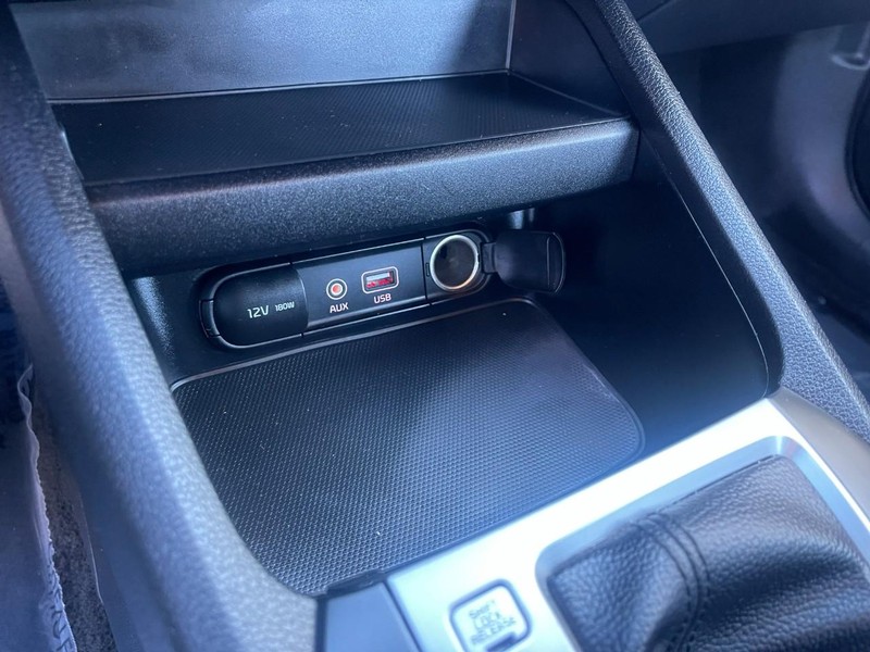 Kia Forte Vehicle Image 28