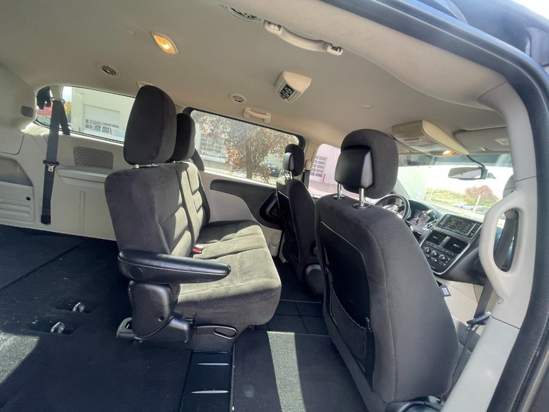 Dodge Grand Caravan Vehicle Image 04