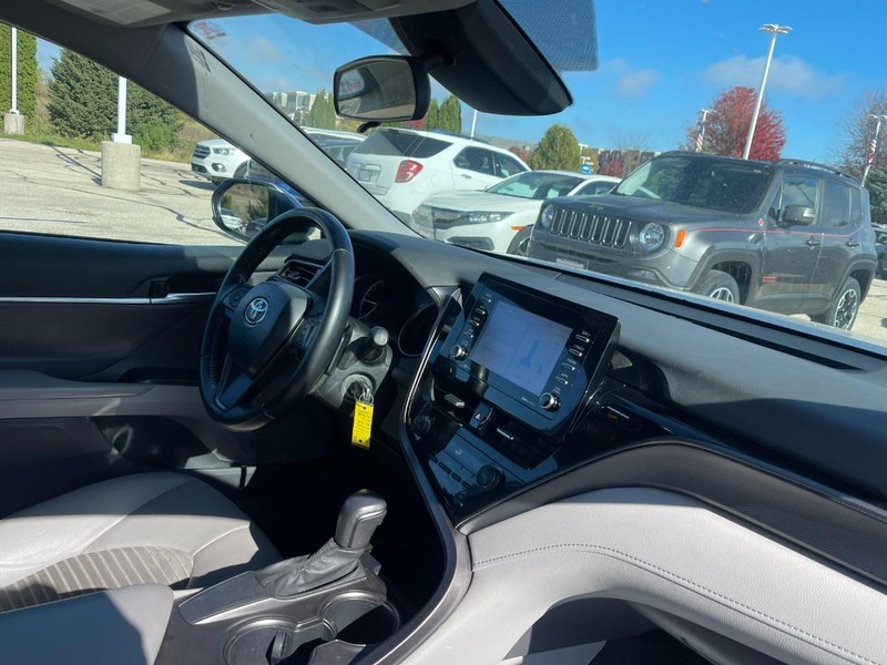 Toyota Camry Vehicle Image 02