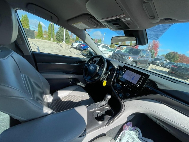 Toyota Camry Vehicle Image 05
