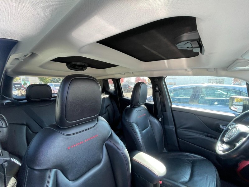 Jeep Renegade Vehicle Image 03