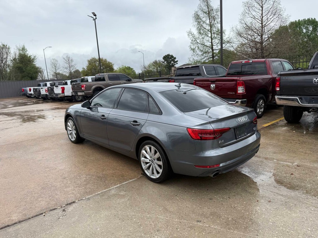 Audi A4 Vehicle Full-screen Gallery Image 04