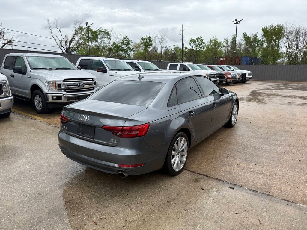 Audi A4 Vehicle Full-screen Gallery Image 05