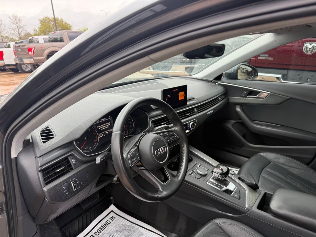 Audi A4 Vehicle Full-screen Gallery Image 06