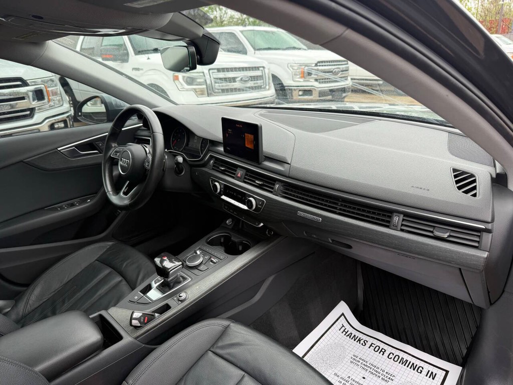 Audi A4 Vehicle Full-screen Gallery Image 09