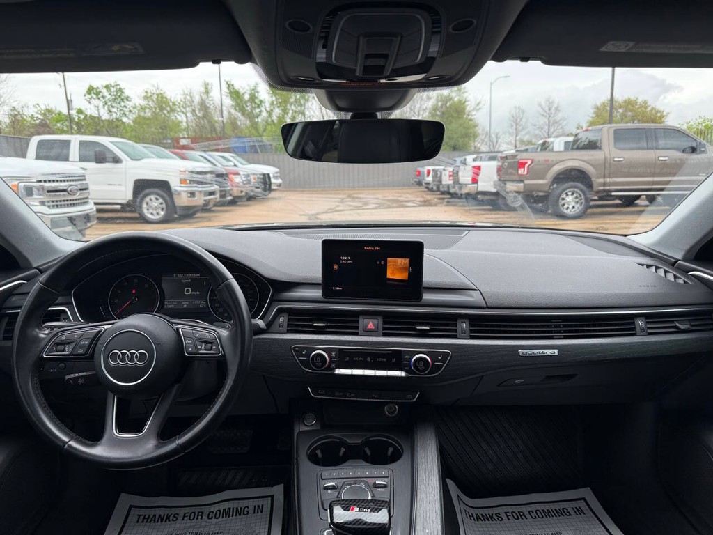 Audi A4 Vehicle Full-screen Gallery Image 17