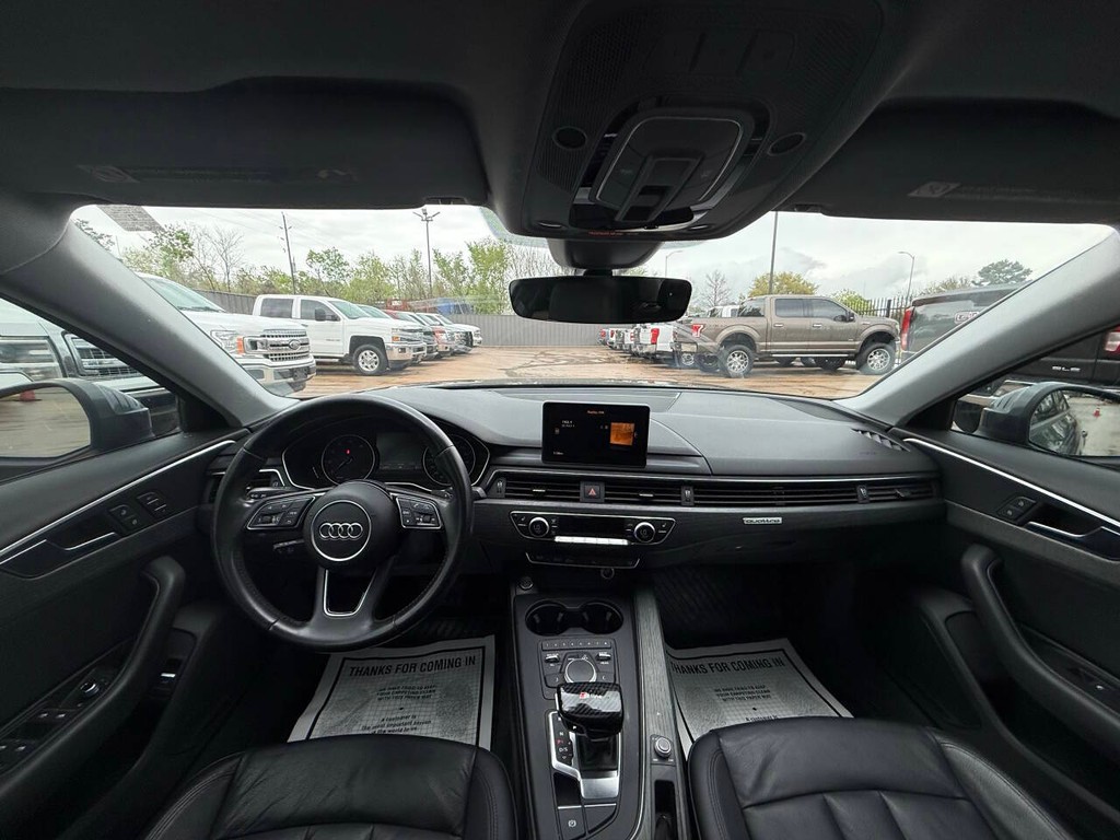 Audi A4 Vehicle Full-screen Gallery Image 18