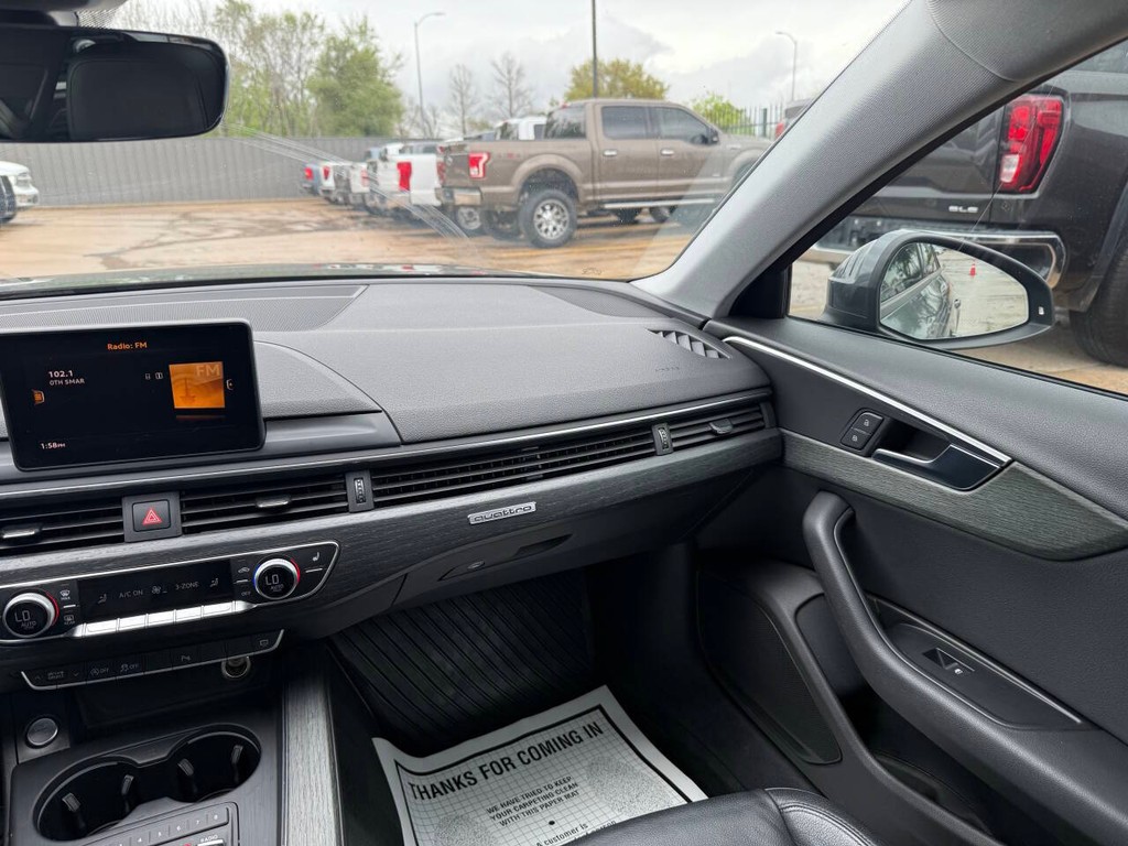 Audi A4 Vehicle Full-screen Gallery Image 20