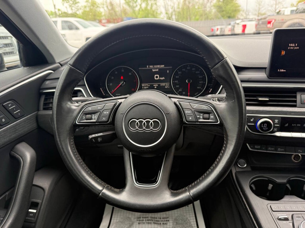 Audi A4 Vehicle Full-screen Gallery Image 22