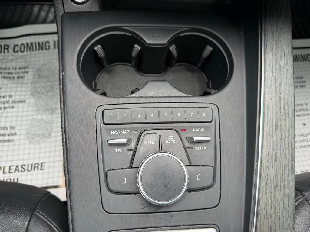 Audi A4 Vehicle Full-screen Gallery Image 28