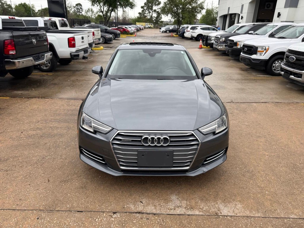 Audi A4 Vehicle Full-screen Gallery Image 39