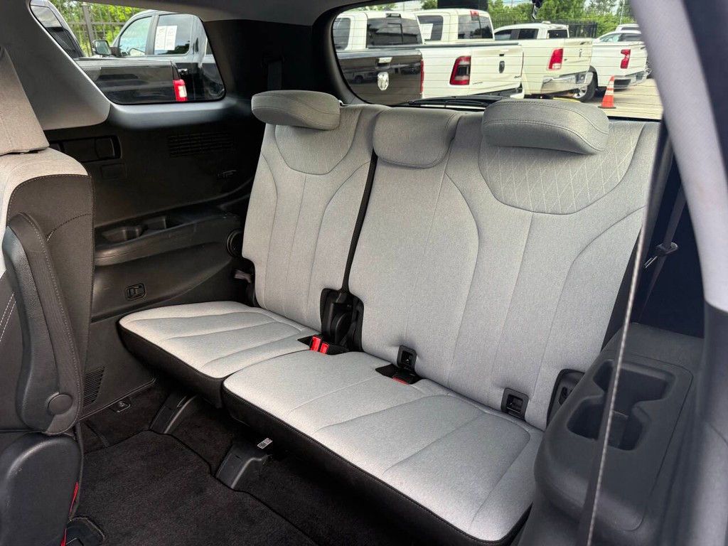 Hyundai Palisade Vehicle Full-screen Gallery Image 14