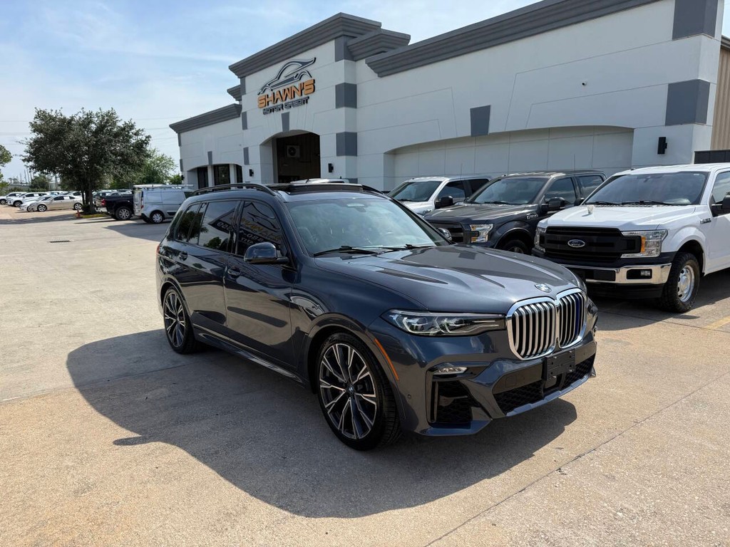 BMW X7 Vehicle Full-screen Gallery Image 46