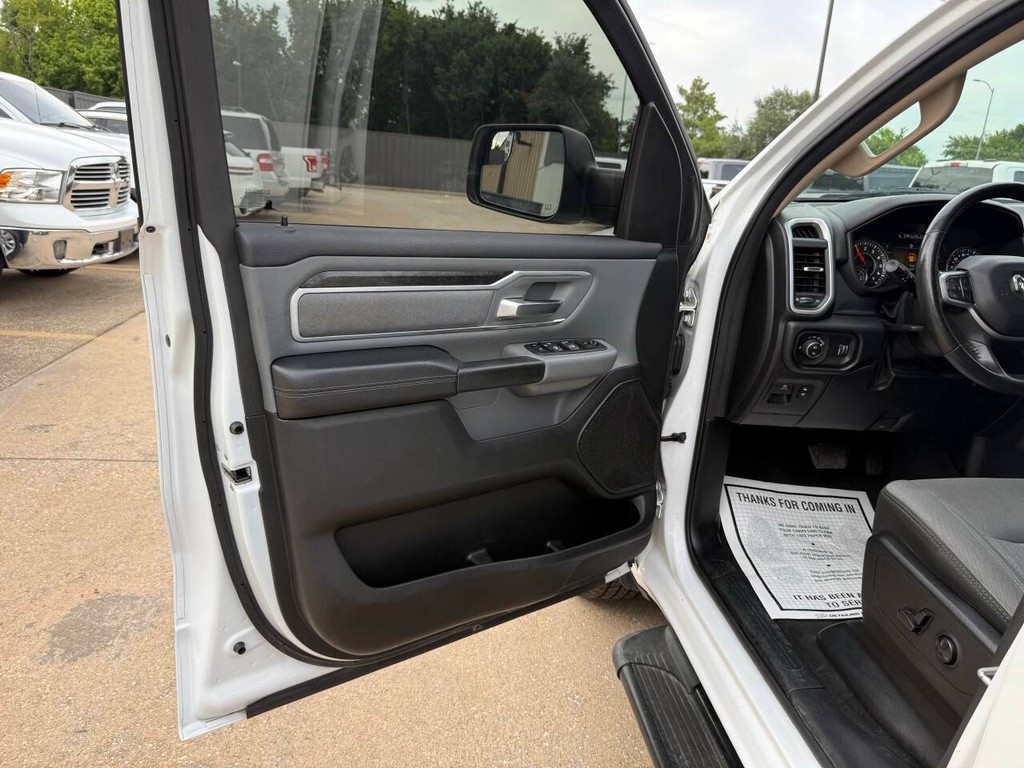 Ram 1500 Vehicle Full-screen Gallery Image 08