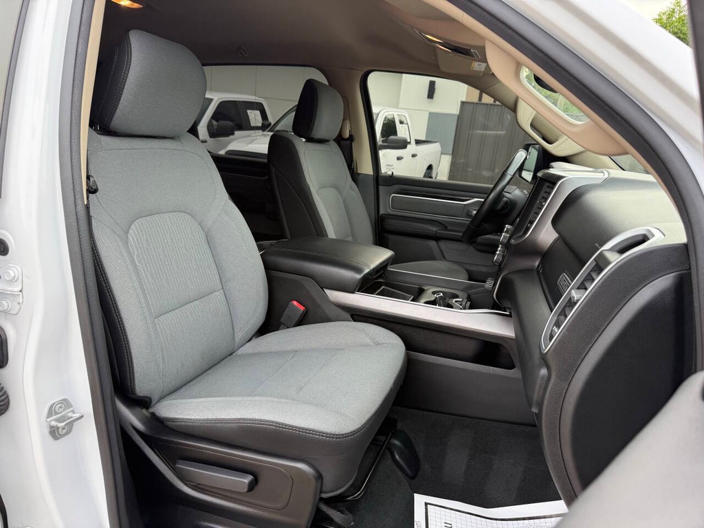 Ram 1500 Vehicle Full-screen Gallery Image 10