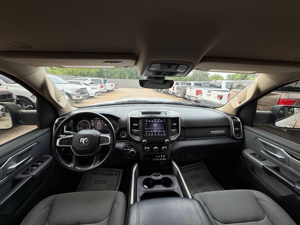 Ram 1500 Vehicle Full-screen Gallery Image 18