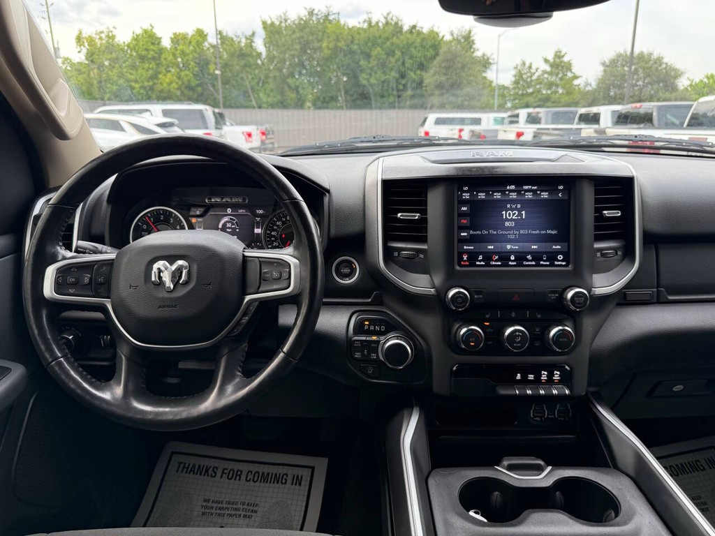 Ram 1500 Vehicle Full-screen Gallery Image 21