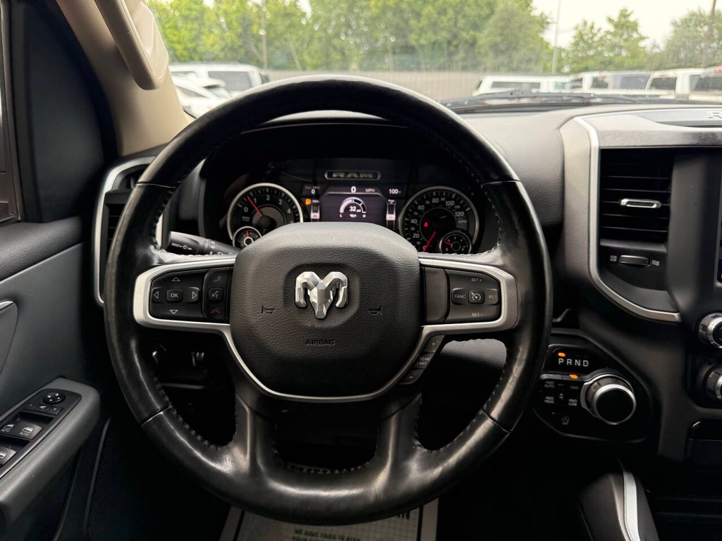 Ram 1500 Vehicle Full-screen Gallery Image 22